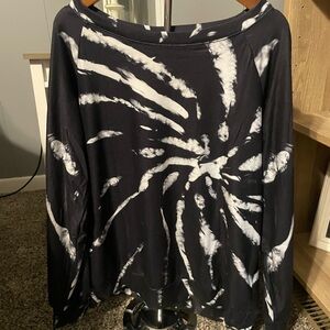 Black and White Tie-Dye Women's Top